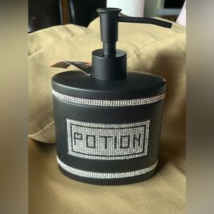 Caro home bath black and diamonds Soap Dispenser